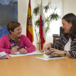 El COF de Cantabria presenta el ‘conSIGUE’ a María Luisa Real