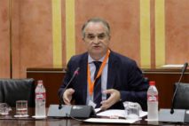 Antonio Mingorance, presidente del Cacof, en la Comisión de Salud del Parlamento de Andalucía