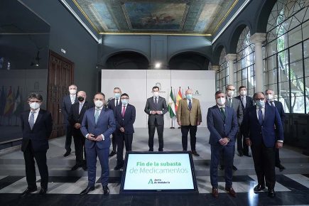 Moreno aparca su modelo de subastas y proclama el fin de este “recorte encubierto de derechos en Andalucía”